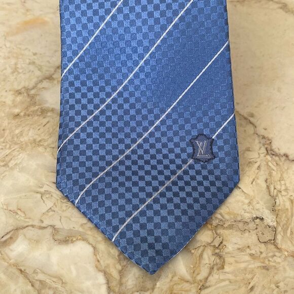 Louis Vuitton 100% Silk Monogram Tie - Picture 4 of 10
